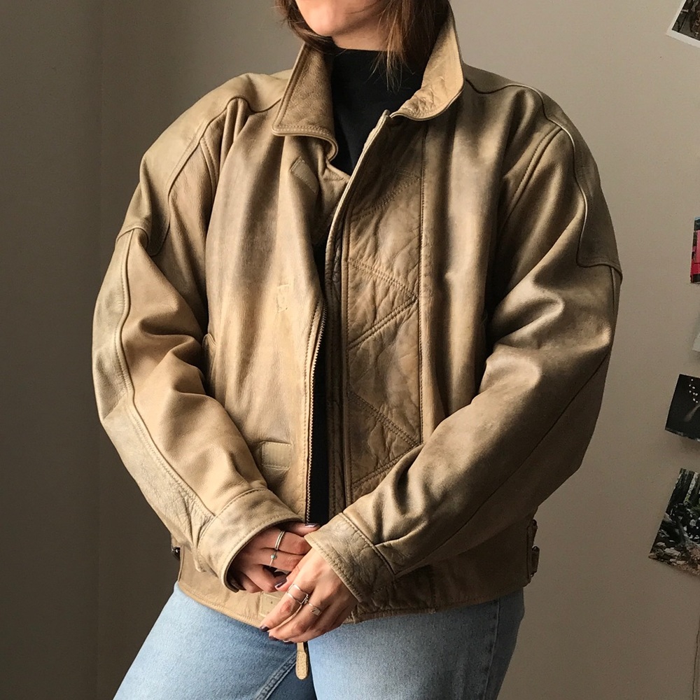❌SOLD❌Vintage Tan Leather Jacket